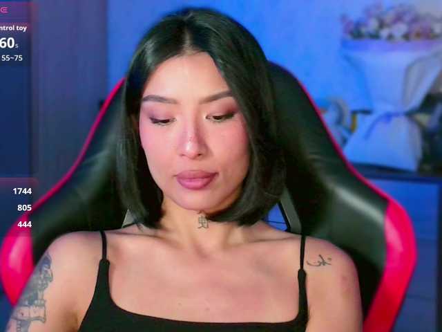 JulieTurner live cam on BongaCams