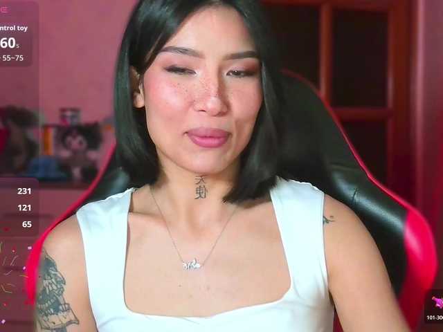 JulieTurner live cam on BongaCams
