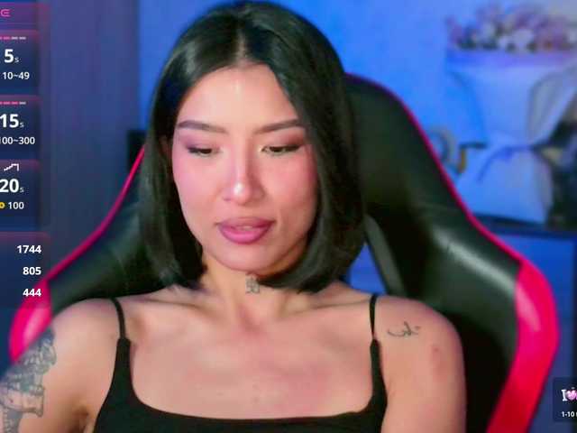 JulieTurner live cam on BongaCams