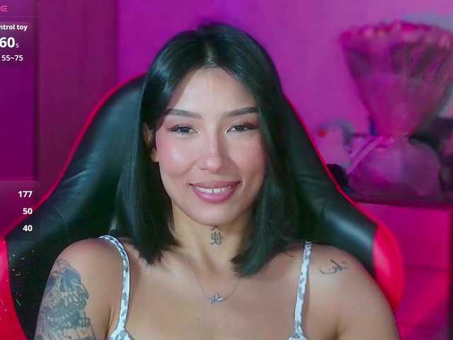 JulieTurner live cam on BongaCams
