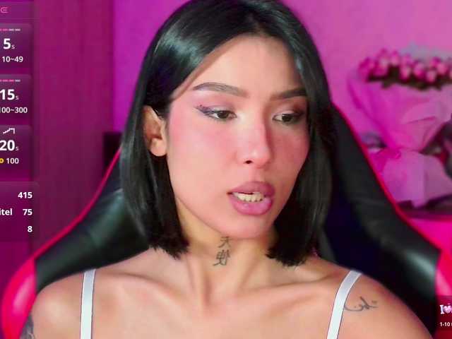 JulieTurner live cam on BongaCams