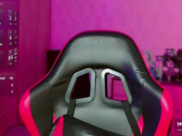 JulieTurner live cam on BongaCams