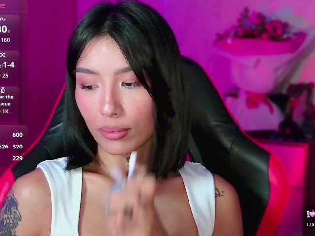 JulieTurner live cam on BongaCams