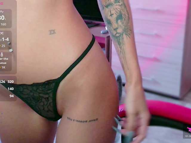 JulieTurner live cam on BongaCams
