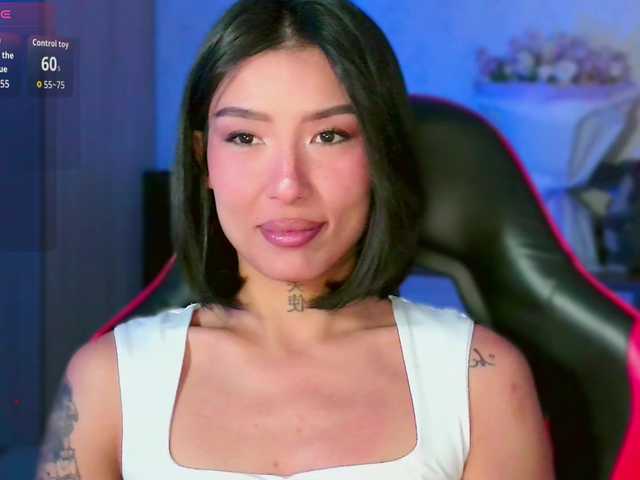 JulieTurner live cam on BongaCams