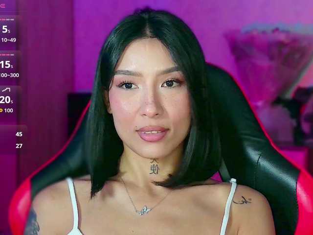 JulieTurner live cam on BongaCams