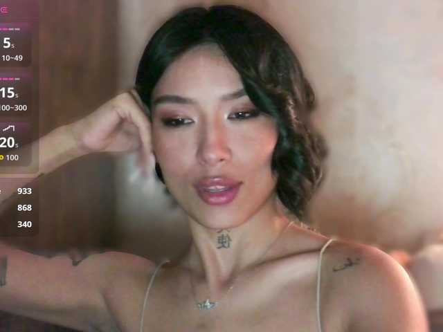 JulieTurner's BongaCams show and profile