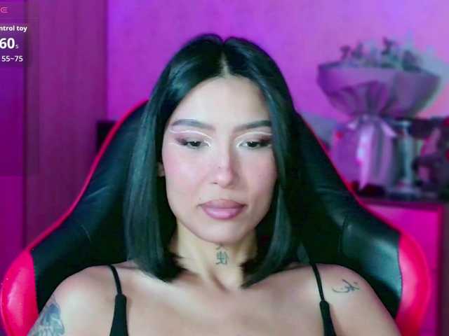 JulieTurner live cam on BongaCams
