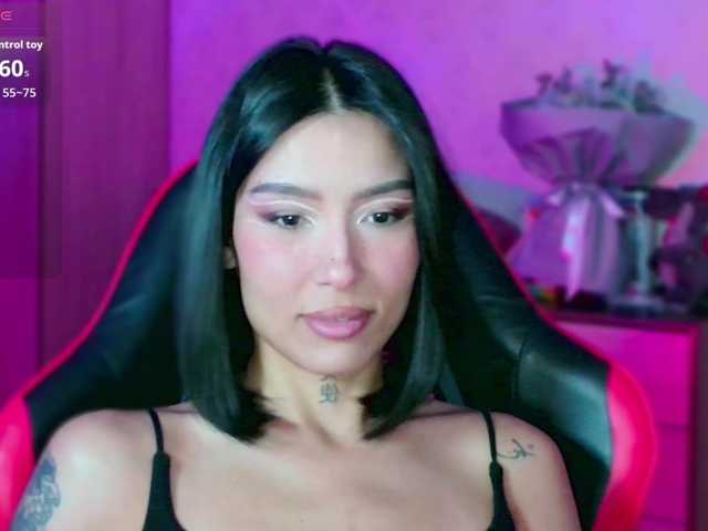 JulieTurner live cam on BongaCams