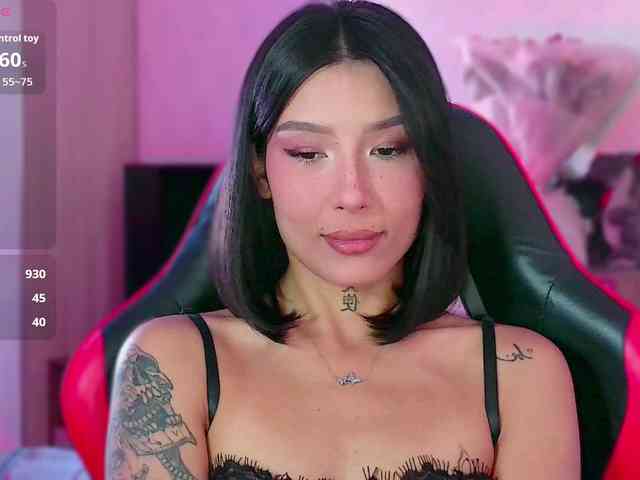 Girl-next-door webcam
