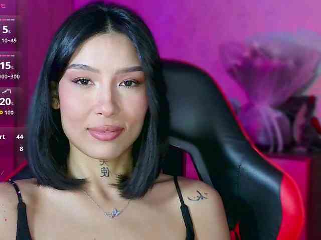 Girl-next-door webcam