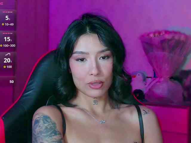 Girl-next-door webcam