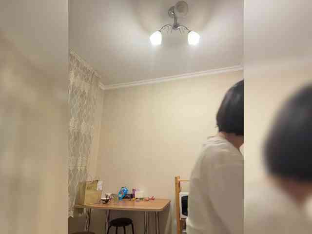 Girl-next-door webcam