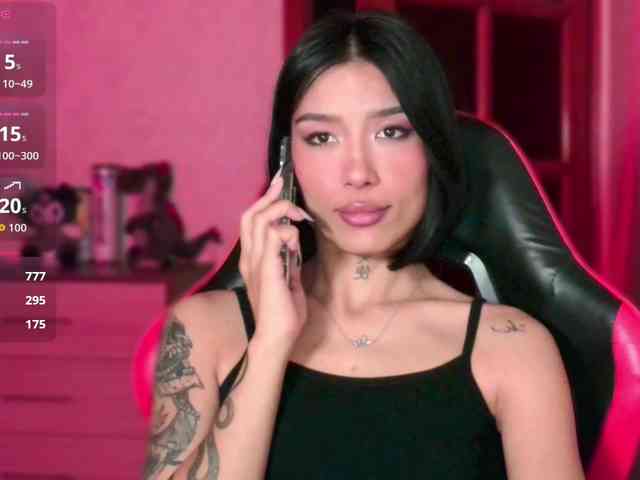 Girl-next-door webcam