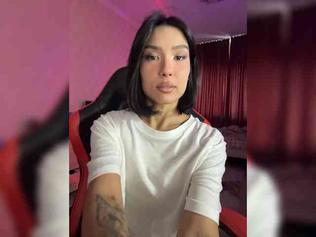 Girl-next-door webcam
