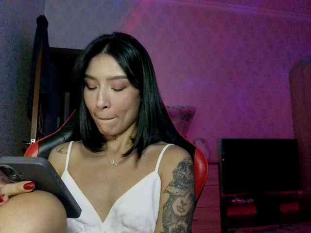 Girl-next-door webcam