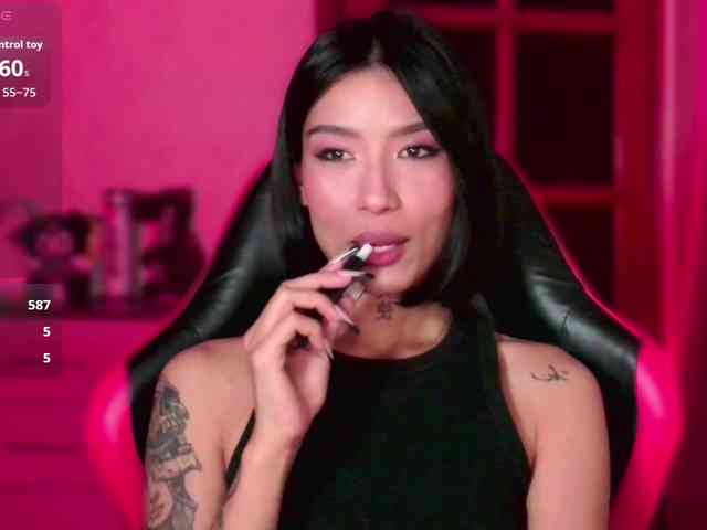 Girl-next-door webcam
