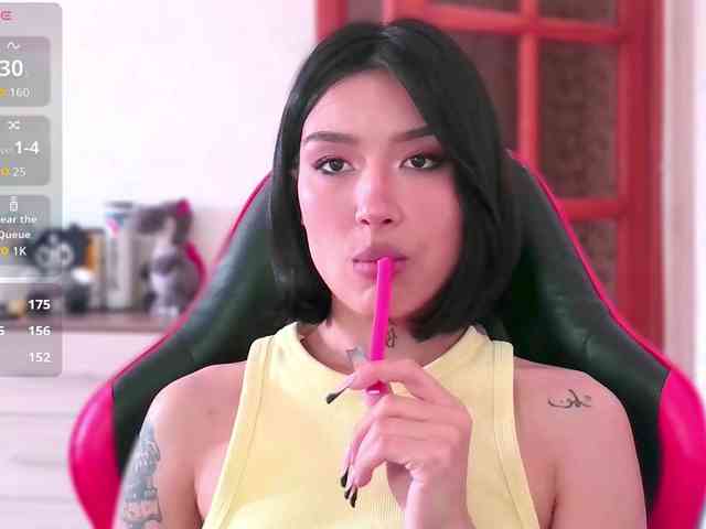 Girl-next-door webcam
