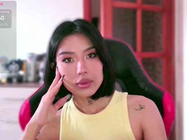 Girl-next-door webcam