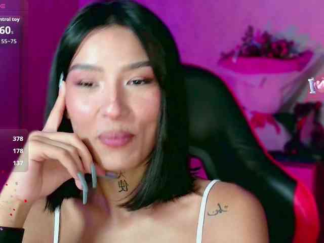 Girl-next-door webcam
