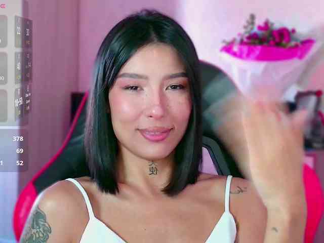 Girl-next-door webcam