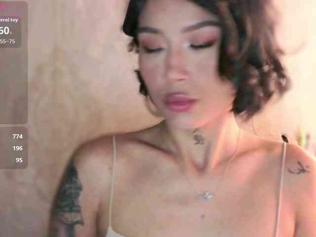 Girl-next-door webcam
