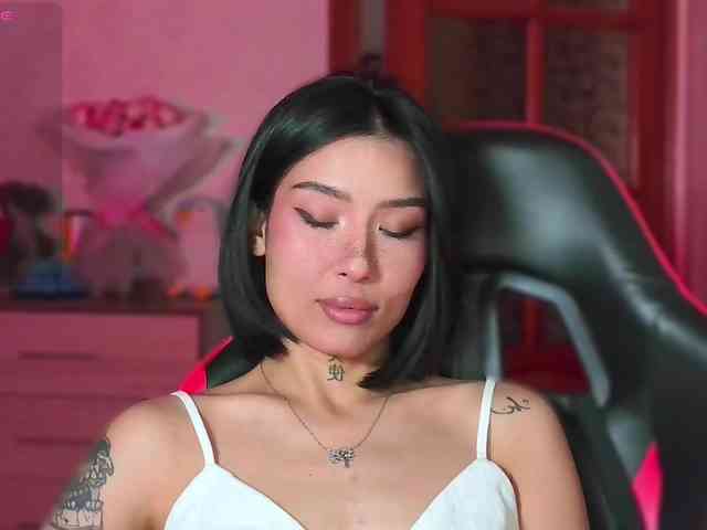 Girl-next-door webcam