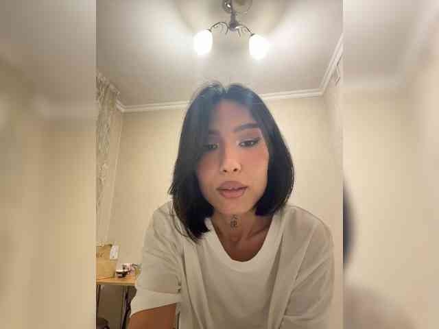 Girl-next-door webcam