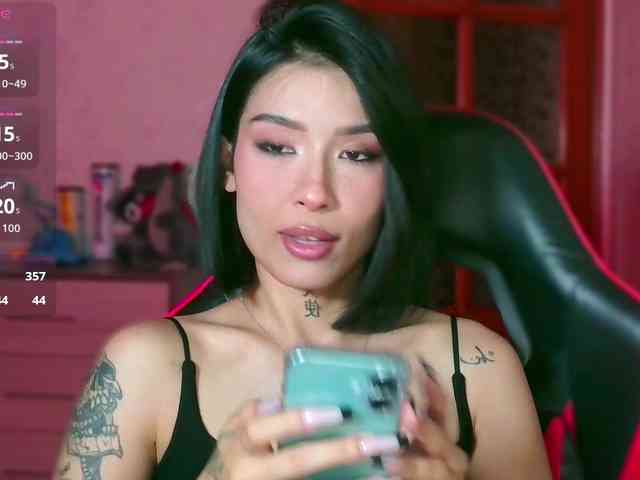 Girl-next-door webcam