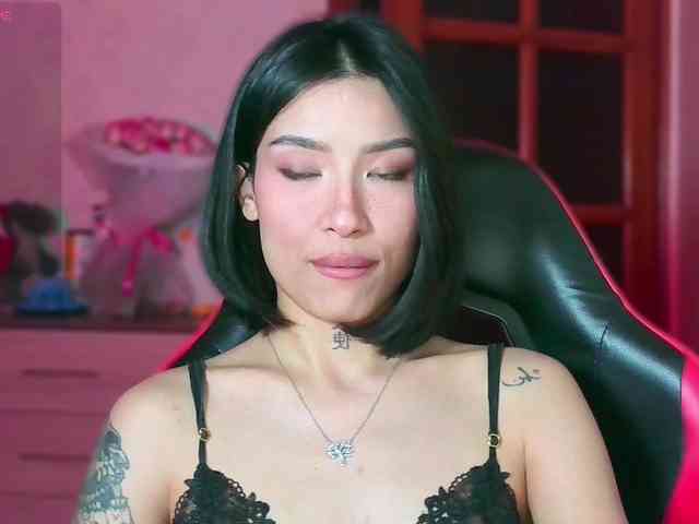 Girl-next-door webcam