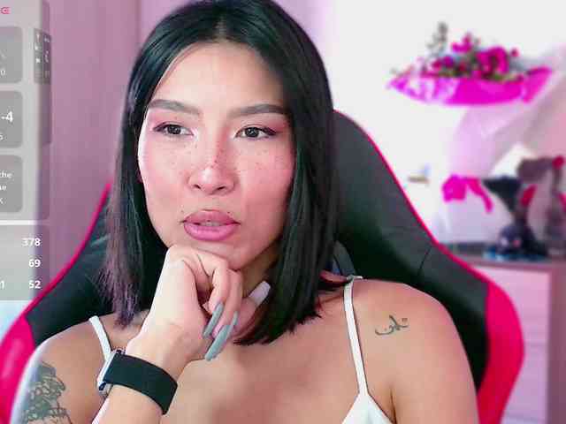 Girl-next-door webcam