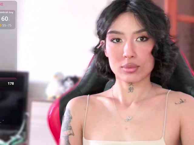 Girl-next-door webcam