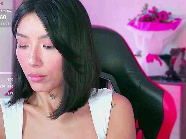 Girl-next-door webcam