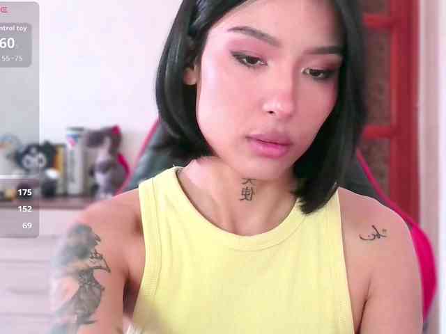 Girl-next-door webcam