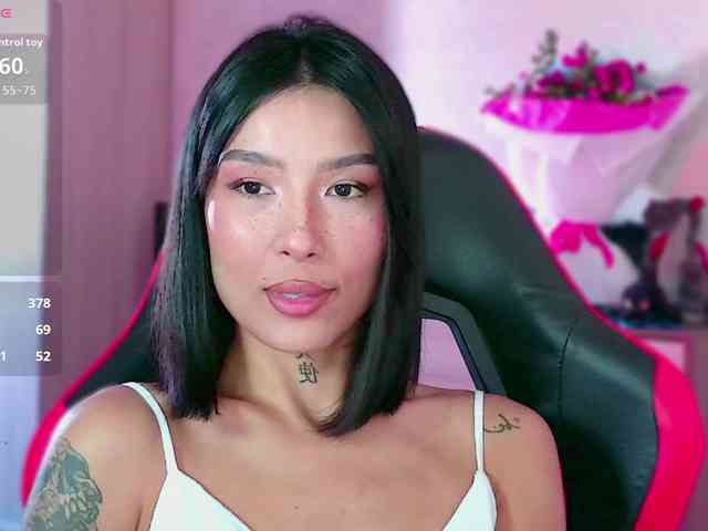 Girl-next-door webcam