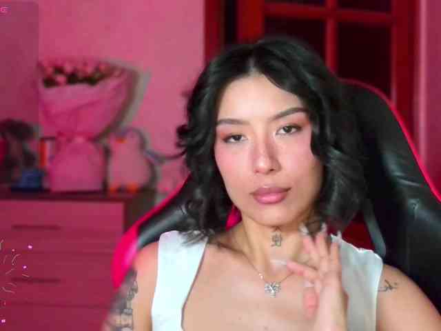 Girl-next-door webcam