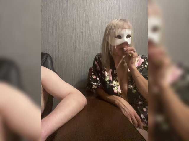 le modèle LawiOrder est en webcam porno dans un show sur le site bongacams, il possède les tags suivants: White/Caucasian,Blonde,Shaved