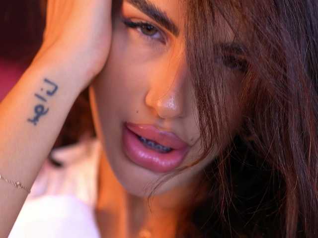 Sex chat gratuit in direct cu RaisaKali pe BongaCams