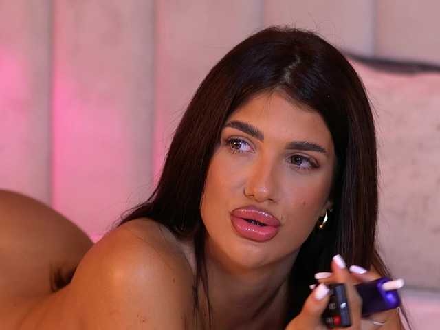 Sex chat gratuit in direct cu RaisaKali pe BongaCams