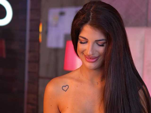 Sex chat gratuit in direct cu RaisaKali pe BongaCams