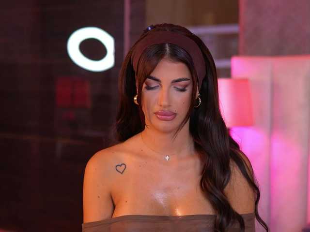 Sex chat gratuit in direct cu RaisaKali pe BongaCams
