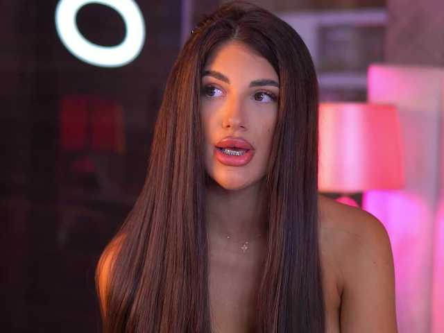 RaisaKali live cam on BongaCams