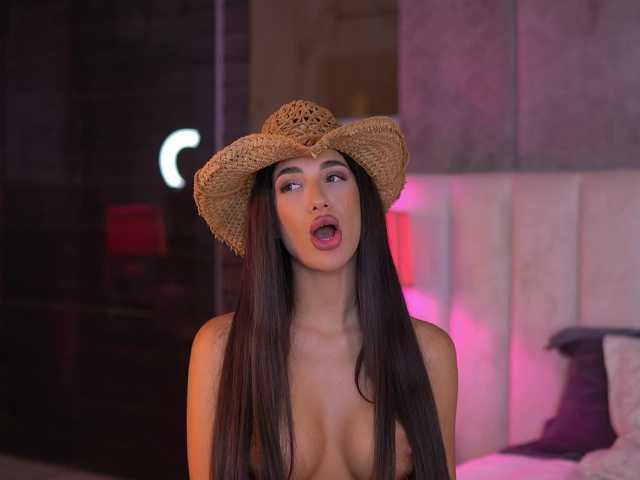Sex chat gratuit in direct cu RaisaKali pe BongaCams