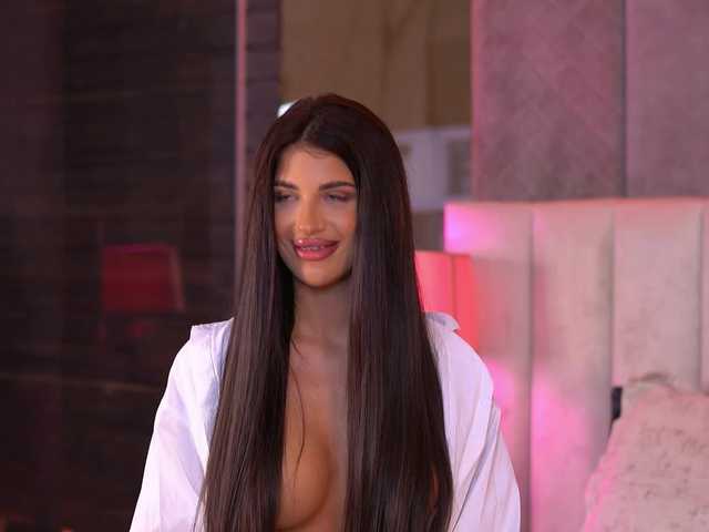Sex chat gratuit in direct cu RaisaKali pe BongaCams