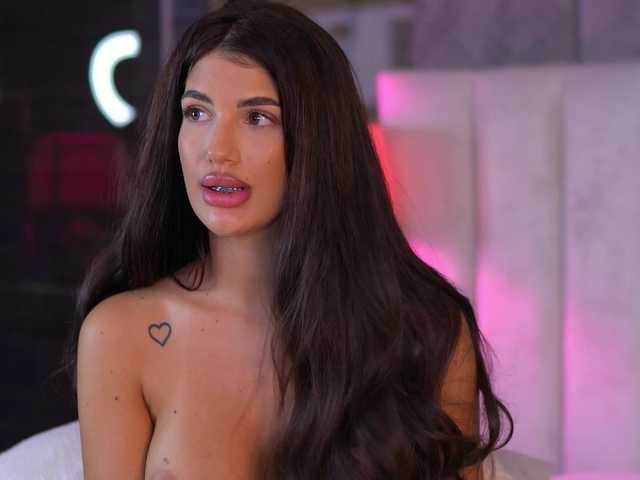 Sex chat gratuit in direct cu RaisaKali pe BongaCams