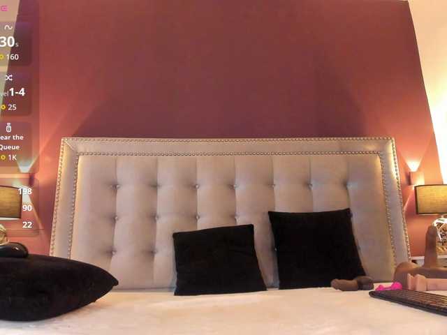 IssyRosse live cam on BongaCams