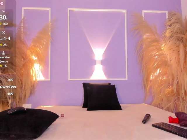 IssyRosse live cam on BongaCams
