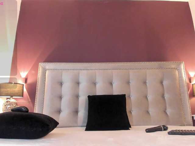 IssyRosse live webcam show