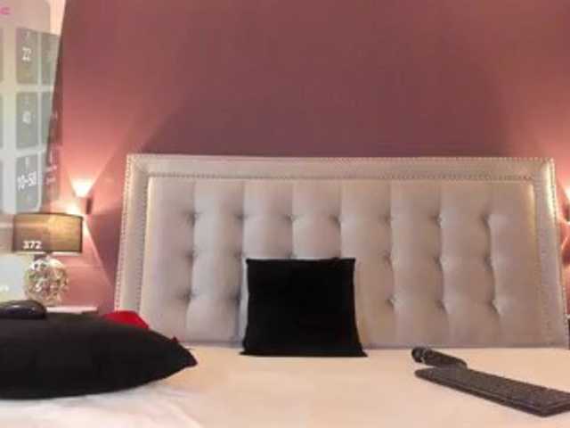 IssyRosse live cam on BongaCams