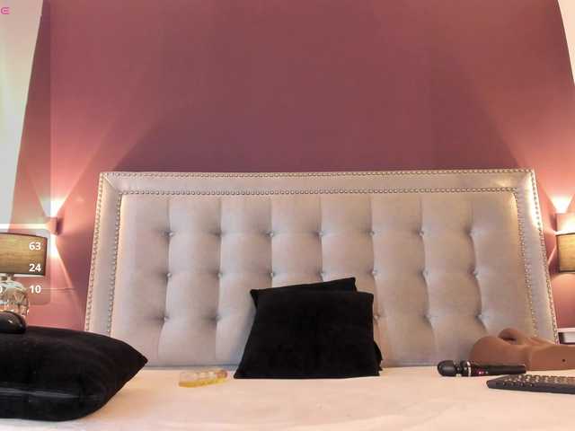 IssyRosse live cam on BongaCams